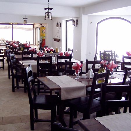 Taverna Pietrei Craiului Zărneşti Esterno foto