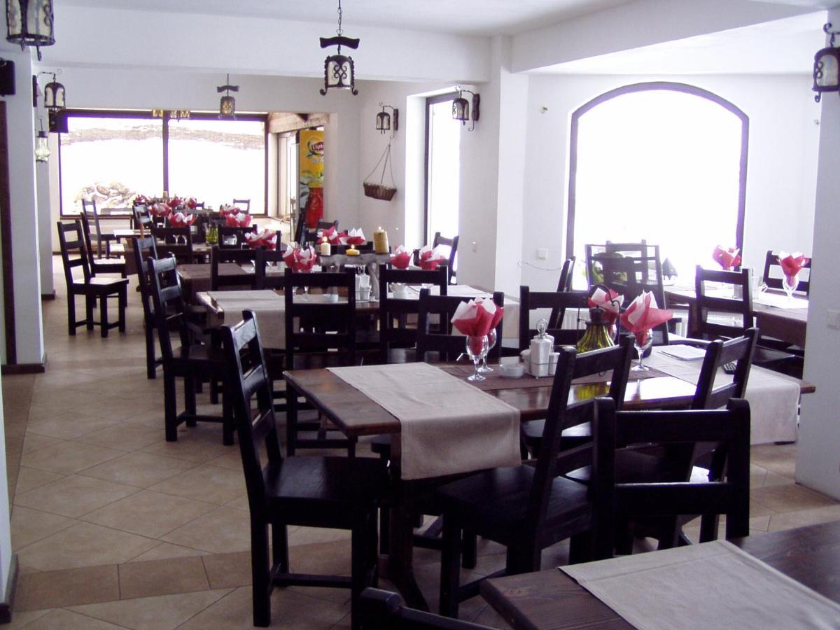 Taverna Pietrei Craiului Zărneşti Esterno foto